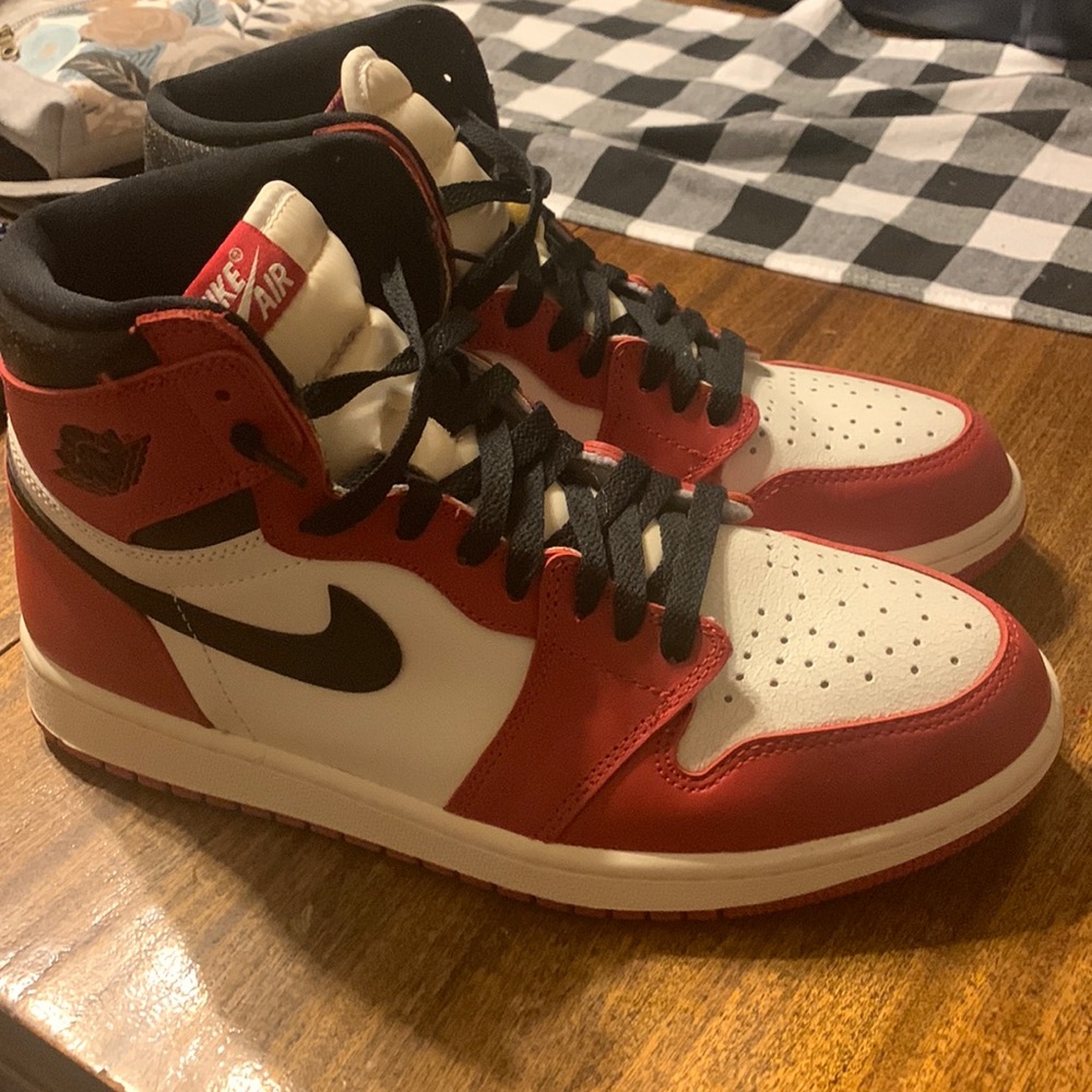 Jordan 1 Chicago Lost and Found mens size 9.5